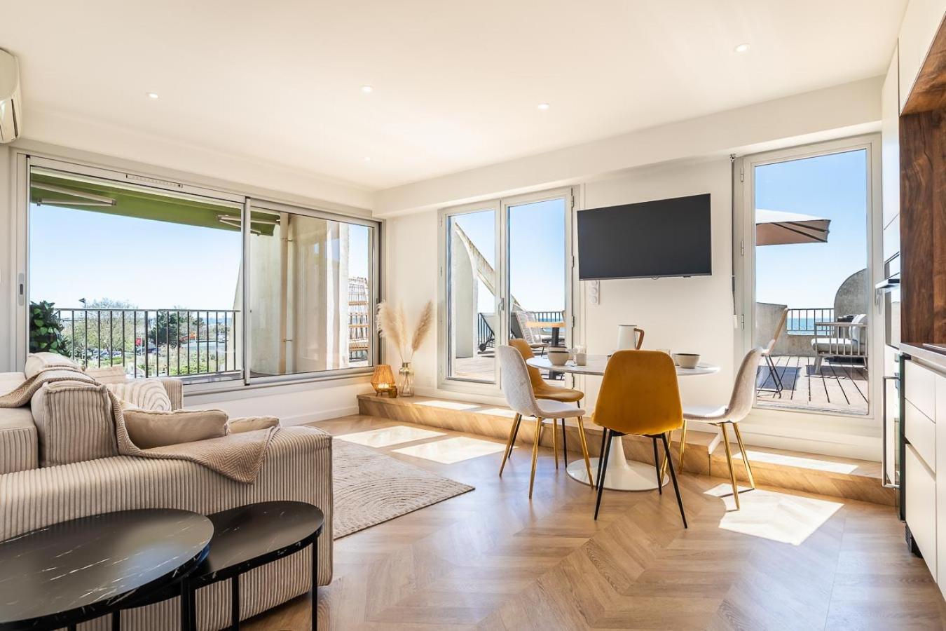 Suite Terrasse Xxl - Front De Mer - Parking - Ambiance Plage Ла-Гранд-Мот Экстерьер фото